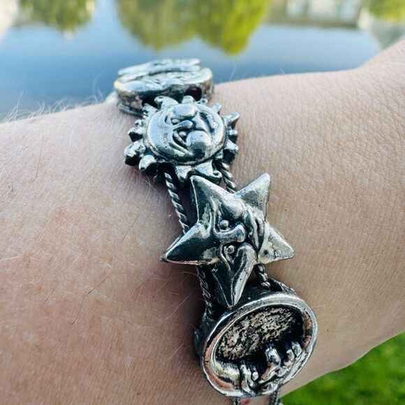 VTG Slide Time Silver Tone Celestial Sun Moon Stars Charm Watch - Picture 6 of 12